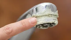 O osadzie na armaturze można zapomnieć: prosty trik nie pozwoli mu się już pojawić